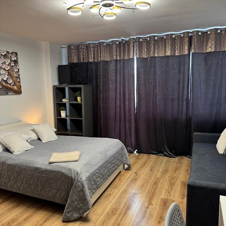 Coser Apartamenty Metro Onz Варшава Экстерьер фото