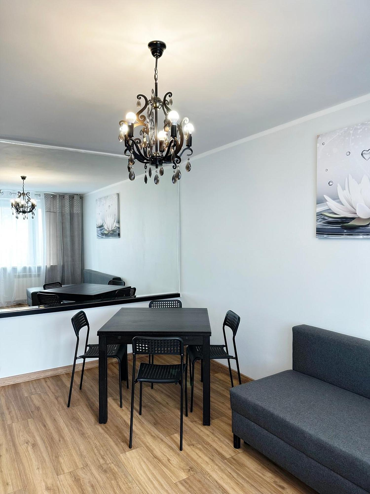 Coser Apartamenty Metro Onz Варшава Экстерьер фото