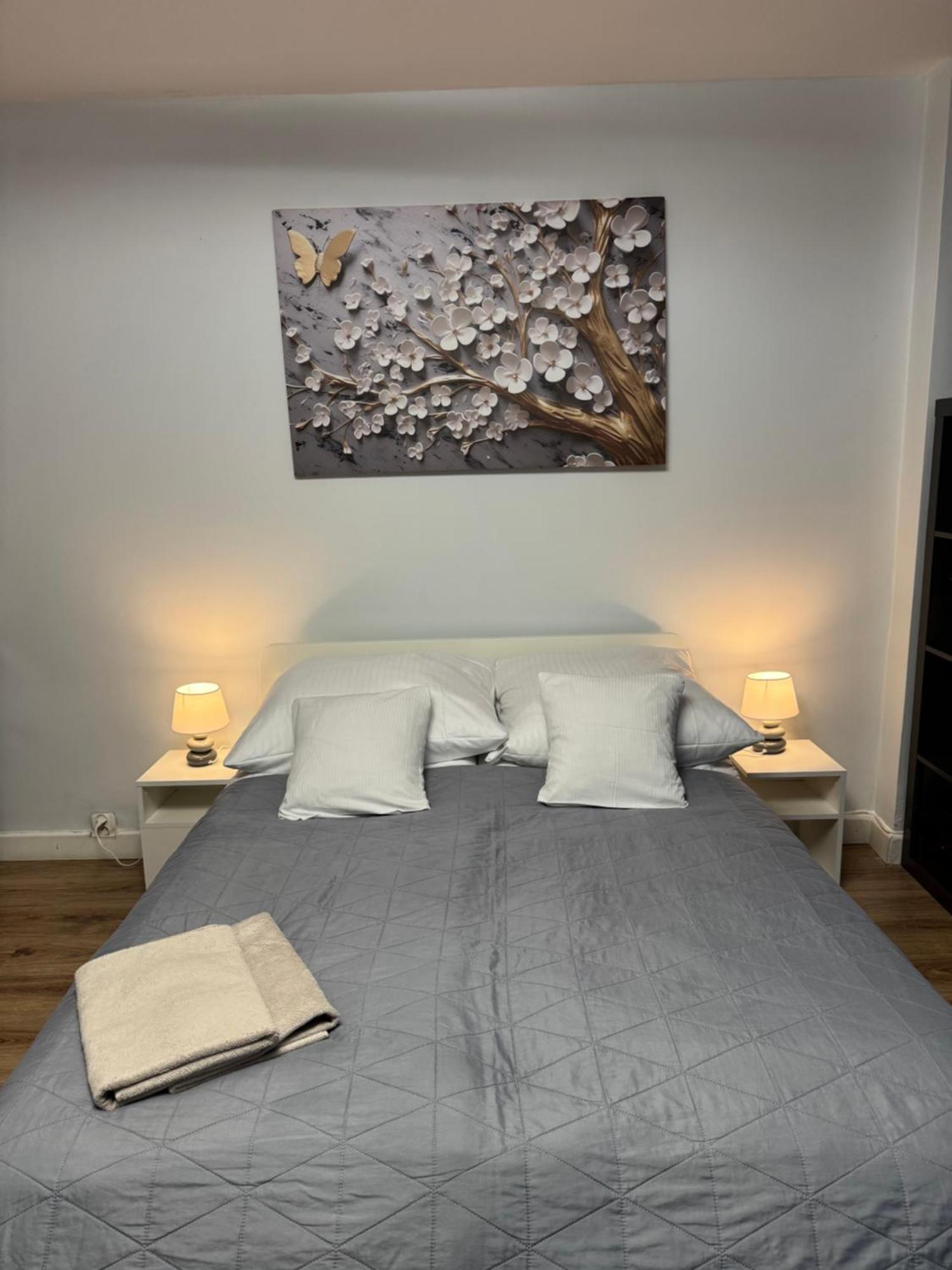 Coser Apartamenty Metro Onz Варшава Экстерьер фото